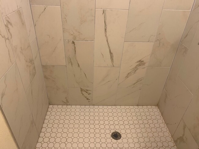 Building Photo - 4 bed/2 bath Home located in central Fort Collins off Drake