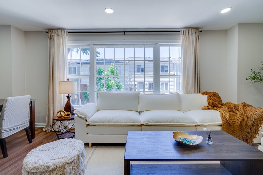 Living Room - 8056 Central Park Dr
