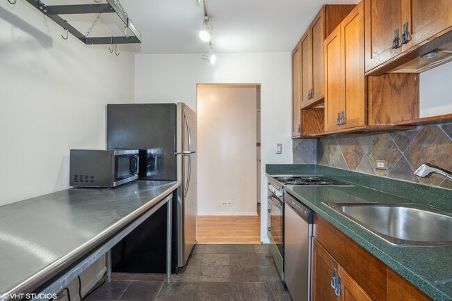 Building Photo - 1360 N Sandburg Terrace