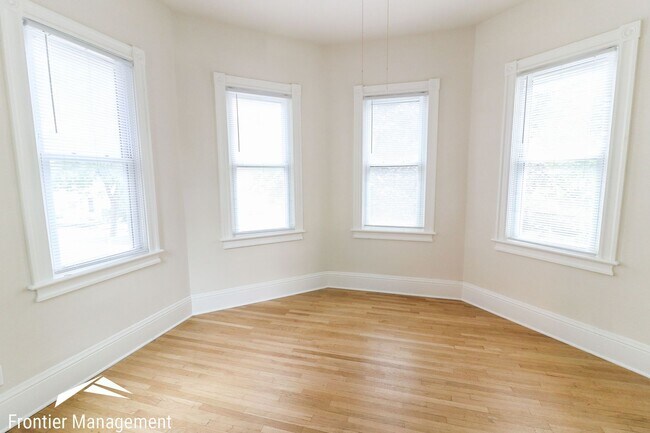 Building Photo - 1000 Leavenworth St