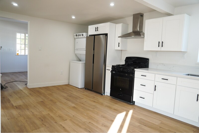 Building Photo - 3053 Valle Ave