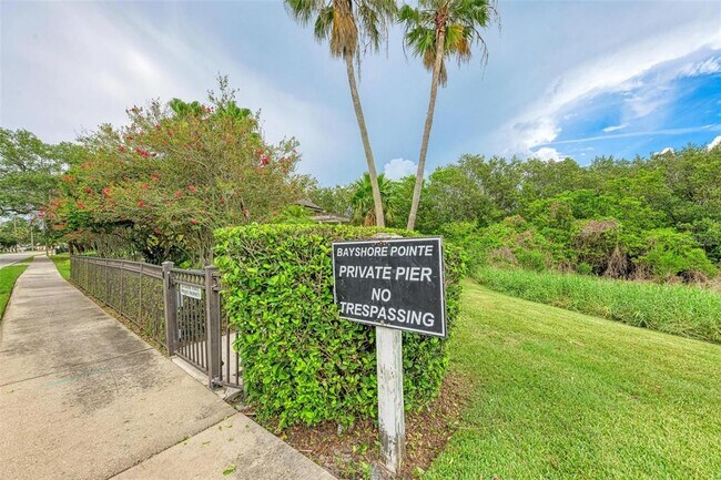 Building Photo - 2926 Bayshore Pointe Dr