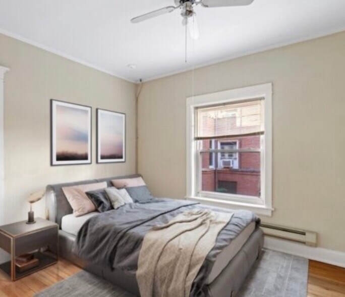 Building Photo - 4421 N Wolcott Ave