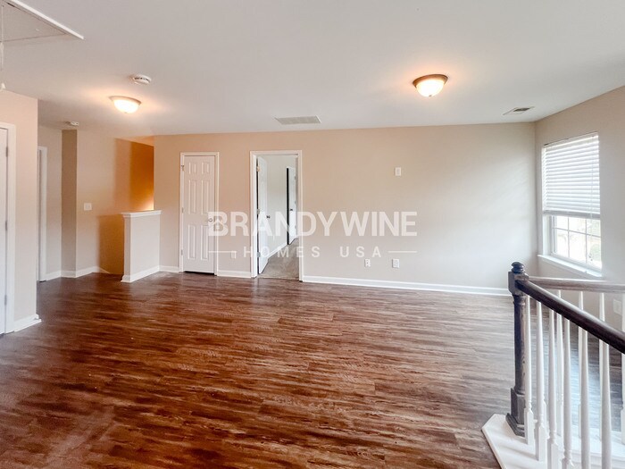 Building Photo - 355 Mary Dr