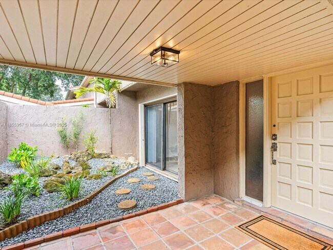 Building Photo - 203 Bonnie Brae Way