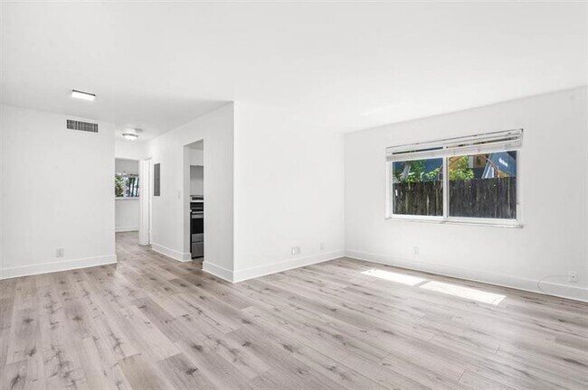 Building Photo - 45 NE 24th St