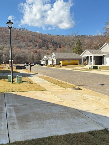 Building Photo - 6151 Feather Wy SE