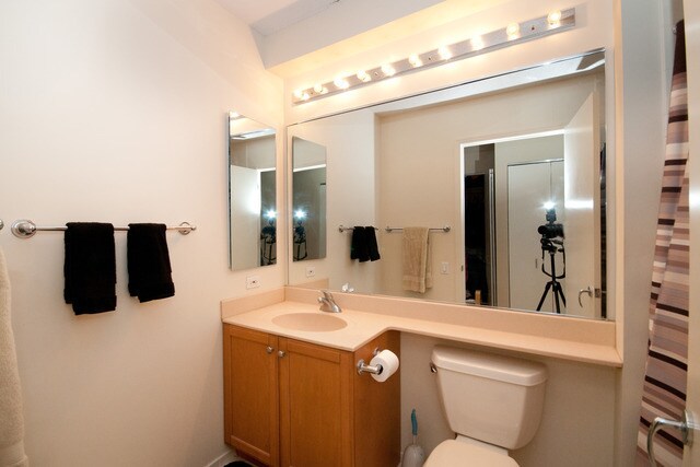 Building Photo - 400 N La Salle Dr