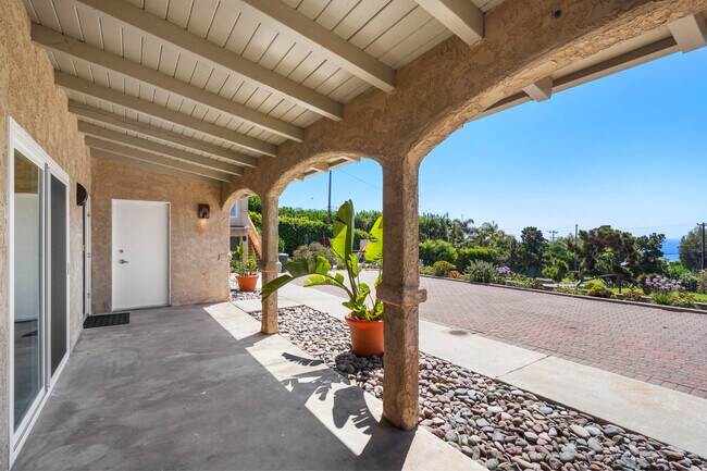 Building Photo - 31259 Bailard Rd