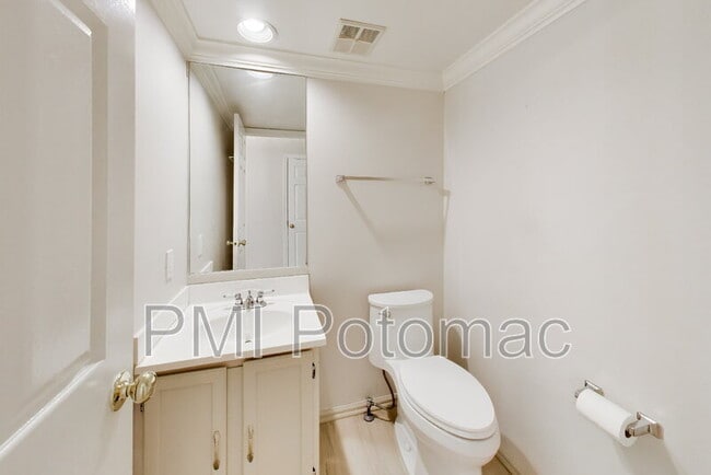 Building Photo - 14672 Brougham Way