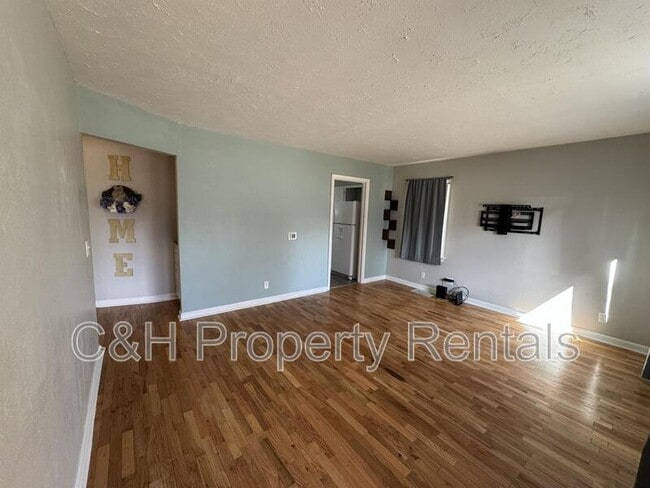 Building Photo - 1711 Avenue D