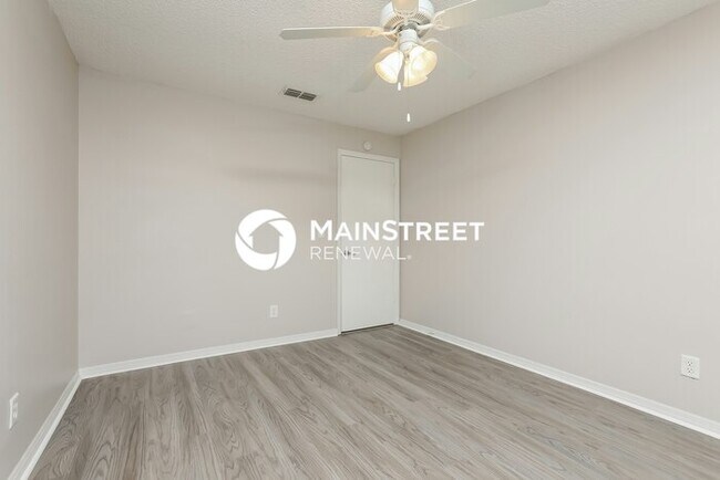 Building Photo - 3 Bedroom Pet-Friendly Home in Eustis, FL ...