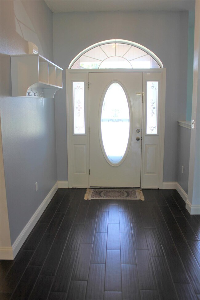 Building Photo - 2467 Heritage Cir