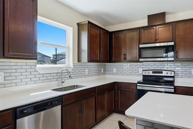 Building Photo - 9108 Royal River Cir