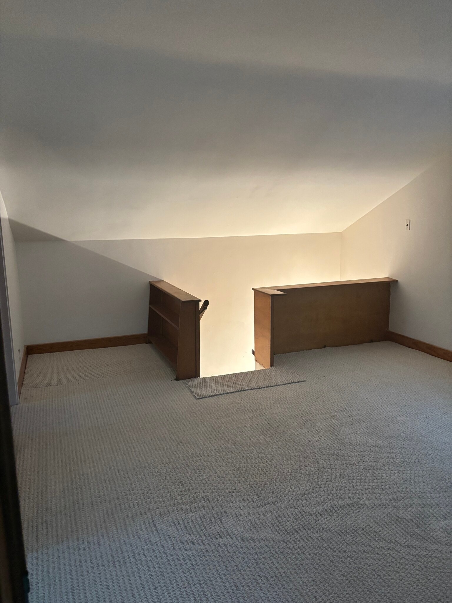 Building Photo - 554 Eastern Pky