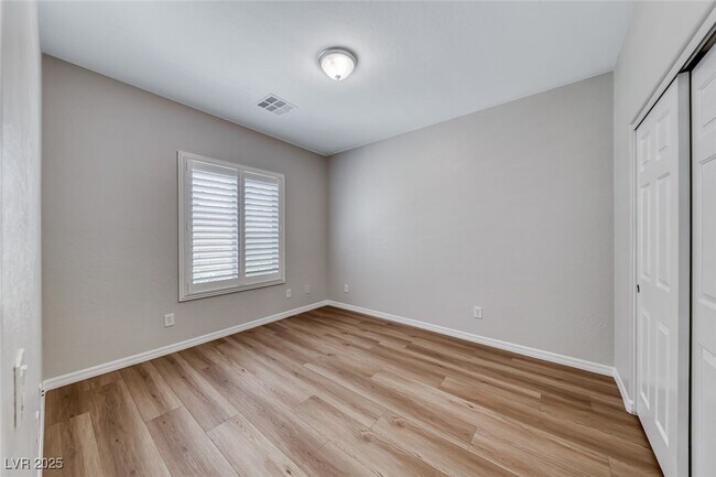 Building Photo - 259 Oakbrook Ridge Ave