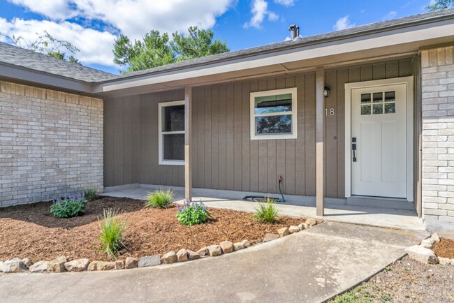 Building Photo - 218 Skyview Dr