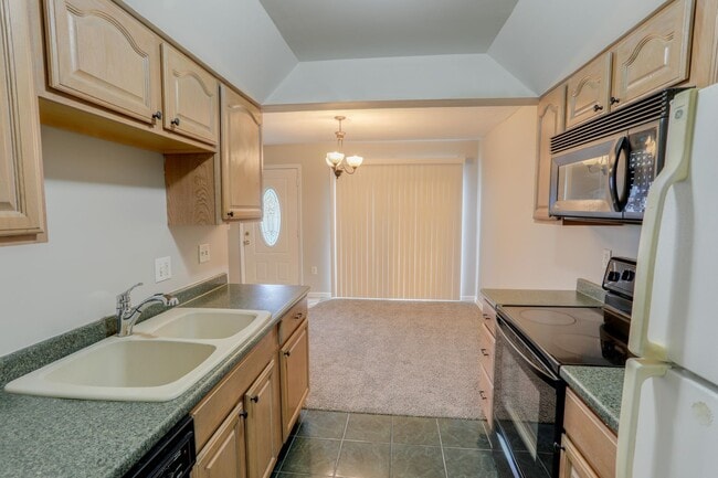 Building Photo - 1724 Townhall Ln