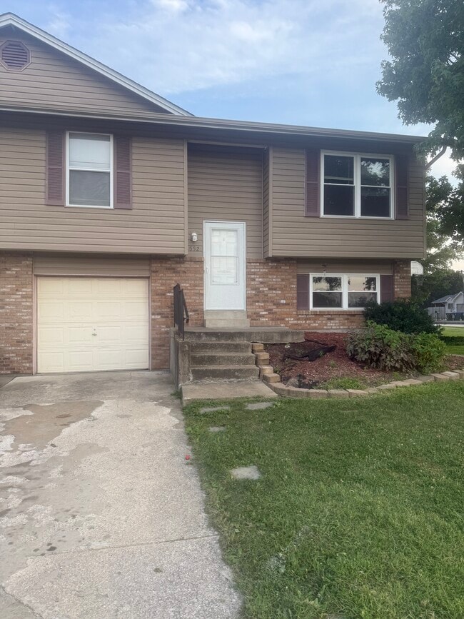 Building Photo - 552 Manor Hill Ln