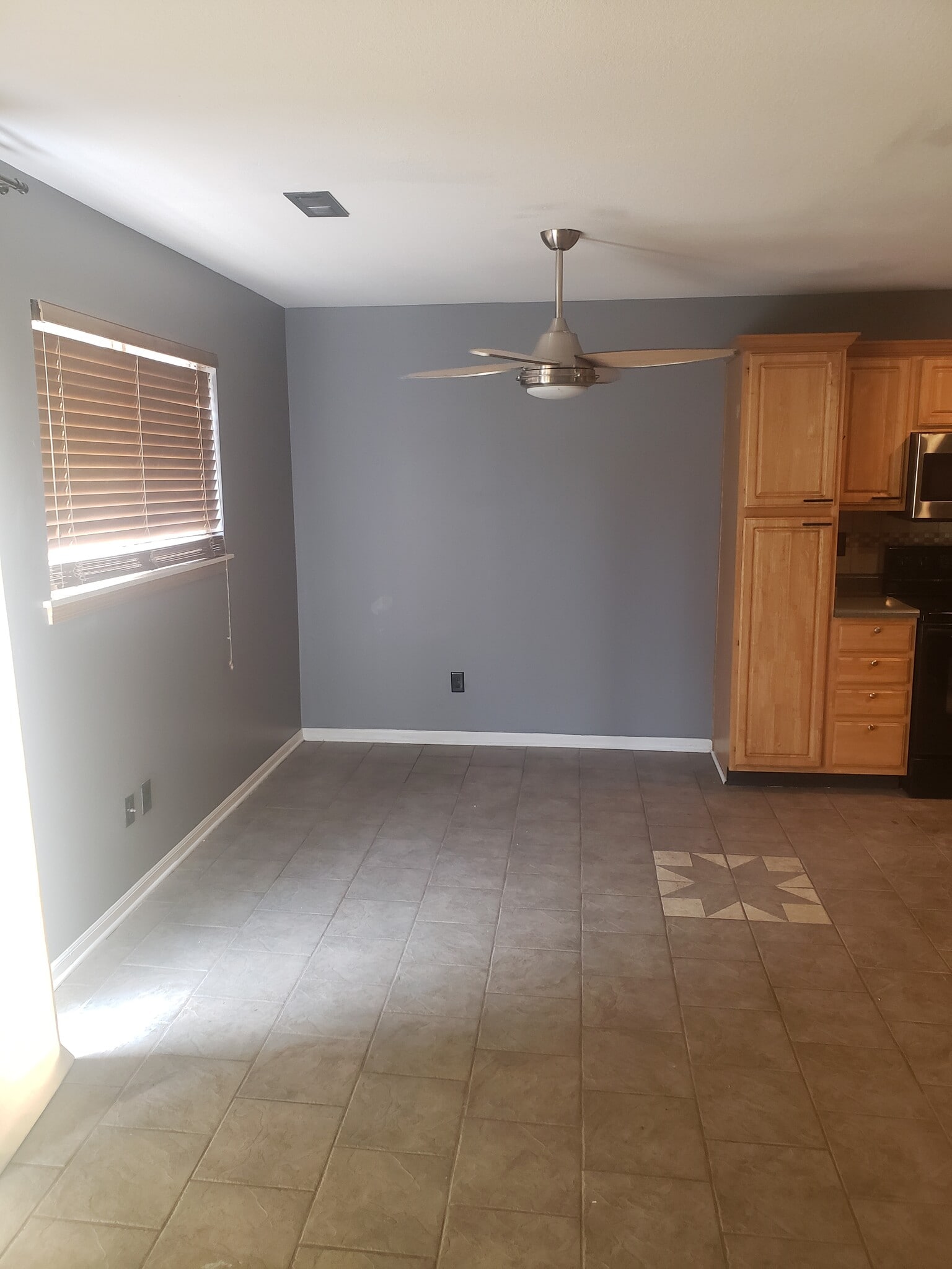 Dining Area - 7603 E 95th Ter