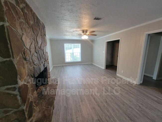 Building Photo - 156 Griswood Dr