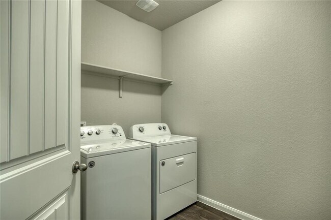 Building Photo - 105 Ashford Way