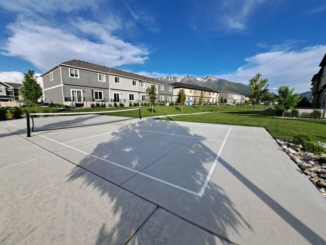 Building Photo - 755 N 2560 E