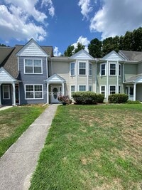 Building Photo - 105 Heather Way
