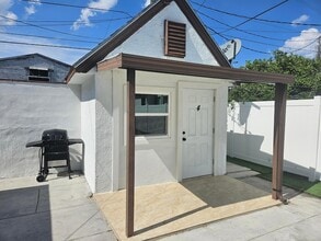 Building Photo - 425 Ardmore Rd