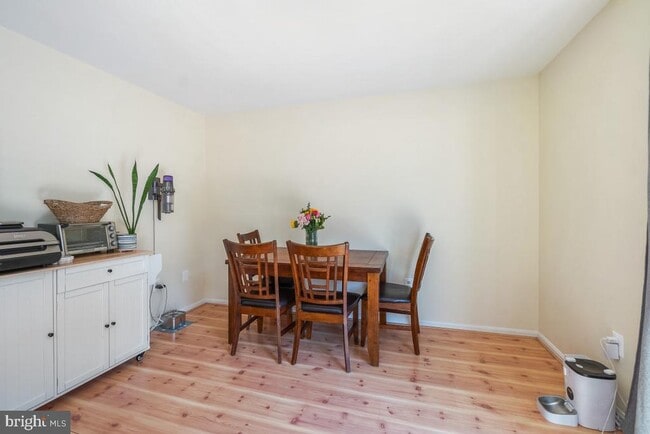 Building Photo - 46934 Trumpet Cir