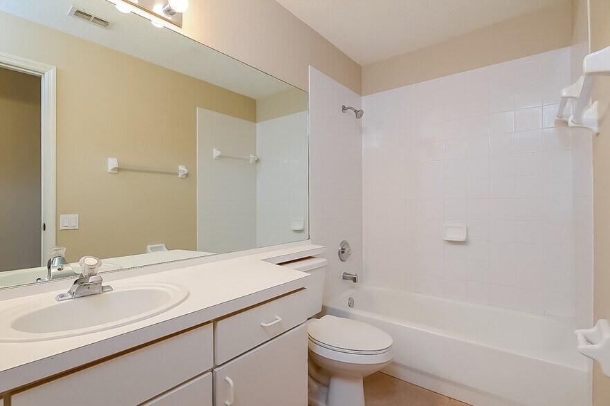 Building Photo - 29613 Morningmist Dr