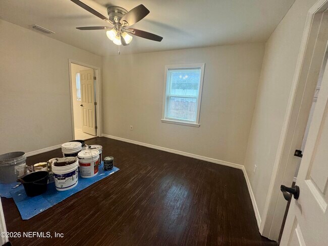 Building Photo - 379 Orange Ave