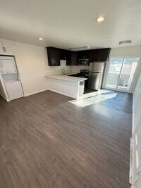 Building Photo - 1305 Garfield Ave