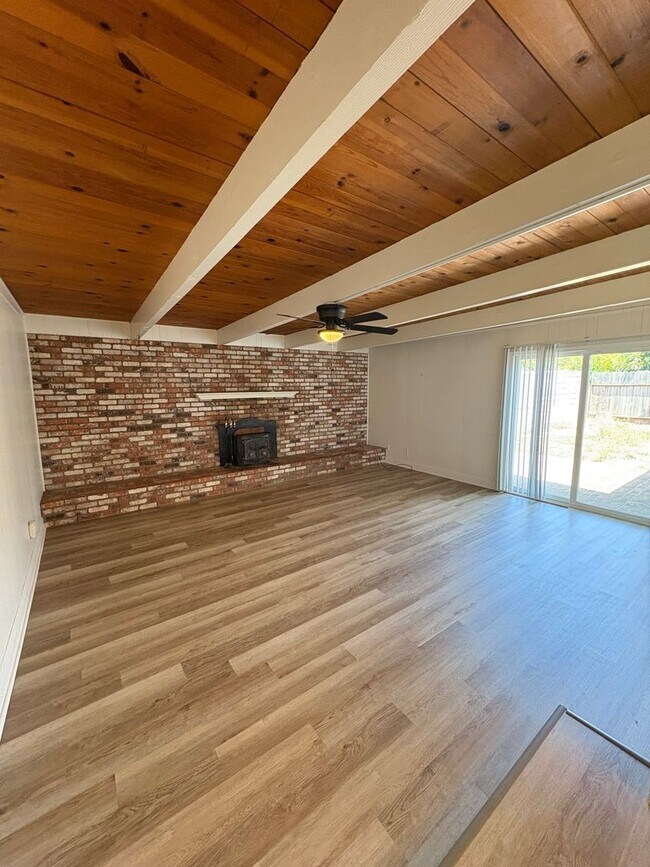 Building Photo - 254 De Soto Dr