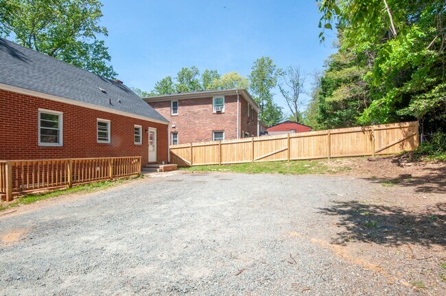 Building Photo - 238 Old Lynchburg Rd