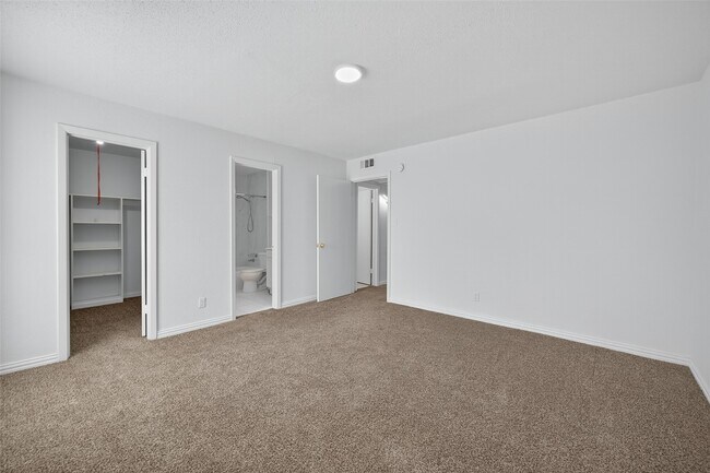 Building Photo - 6201 Ranchester Dr