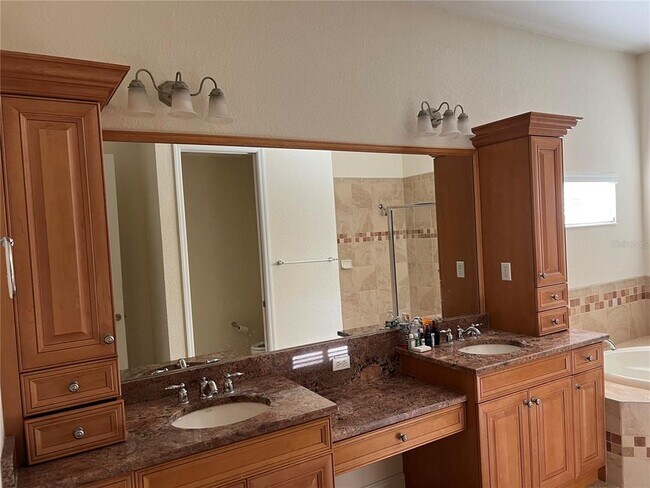 Building Photo - 6970 Scrub Jay Dr