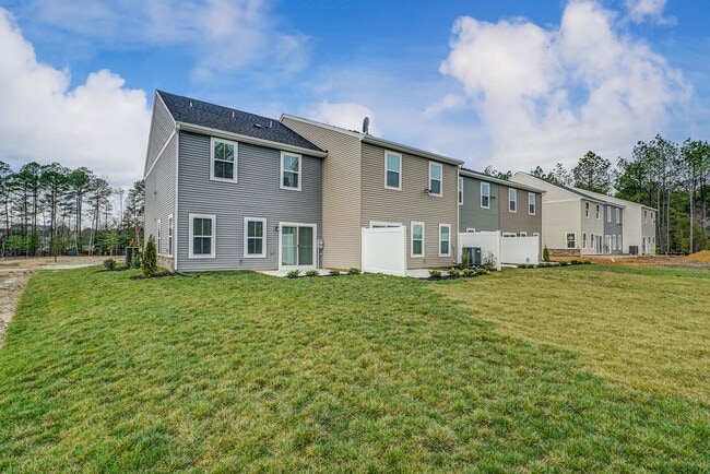 Building Photo - Wonderful townhome