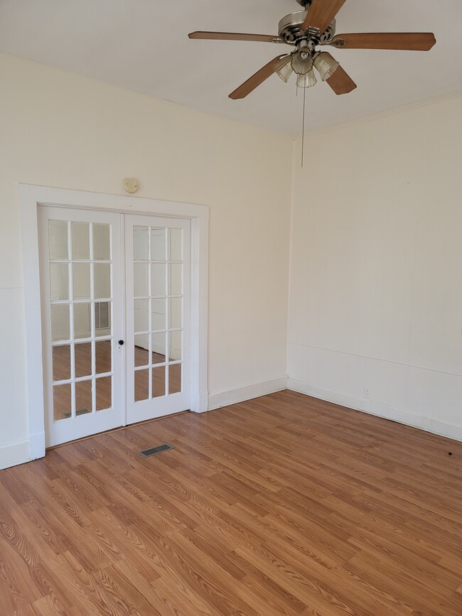 Building Photo - 446 W Railroad Ave