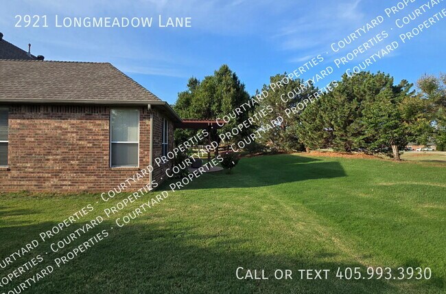 Building Photo - 2921 Longmeadow Ln