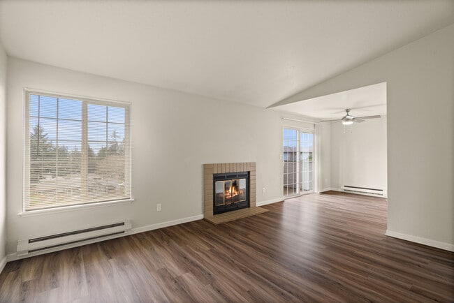 2 Bedroom 2 Bath w/Vaulted Ceilings - Monte Vista Apartments