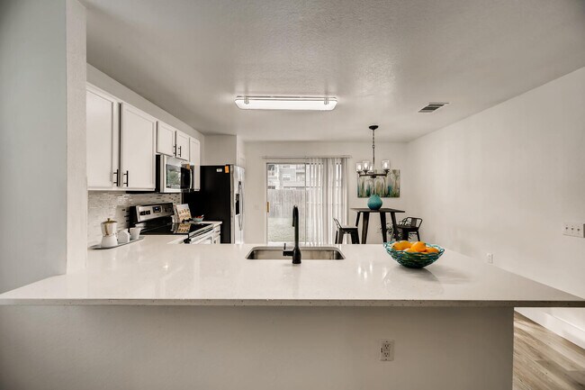 Building Photo - 1604 Anise Dr