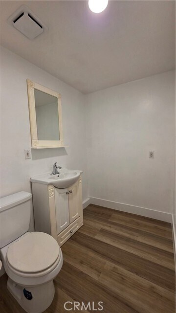 Building Photo - 18224 Chatsworth St