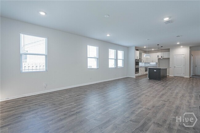 Building Photo - 318 Serengeti Blvd