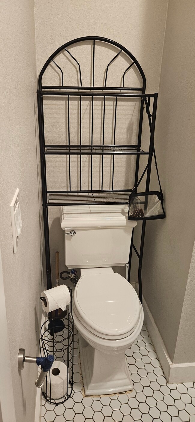 Building Photo - 3014 E 16th St