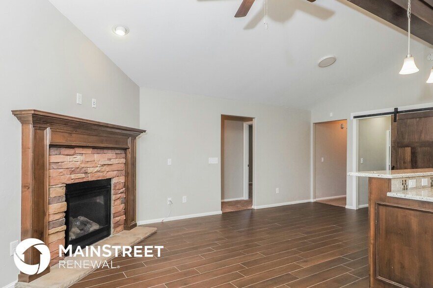 Building Photo - 8709 SW 39th St