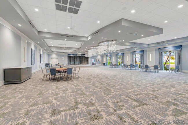 Building Photo - 6193 Pointe Regal Cir