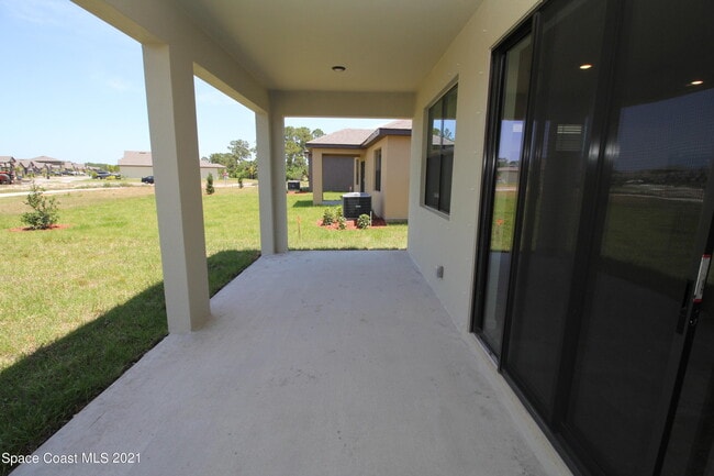 Building Photo - 708 Acadia Ct SE