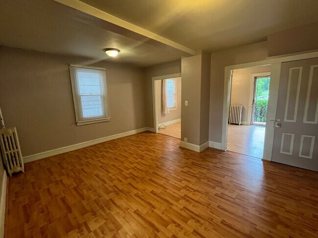 Building Photo - 2 Bedroom Single Family Home, Amazing views from deck, spacious backyard, pet friendly