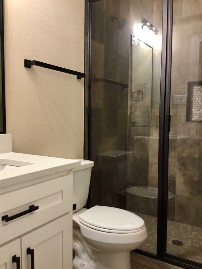 Building Photo - 2075 Briar Grove Dr